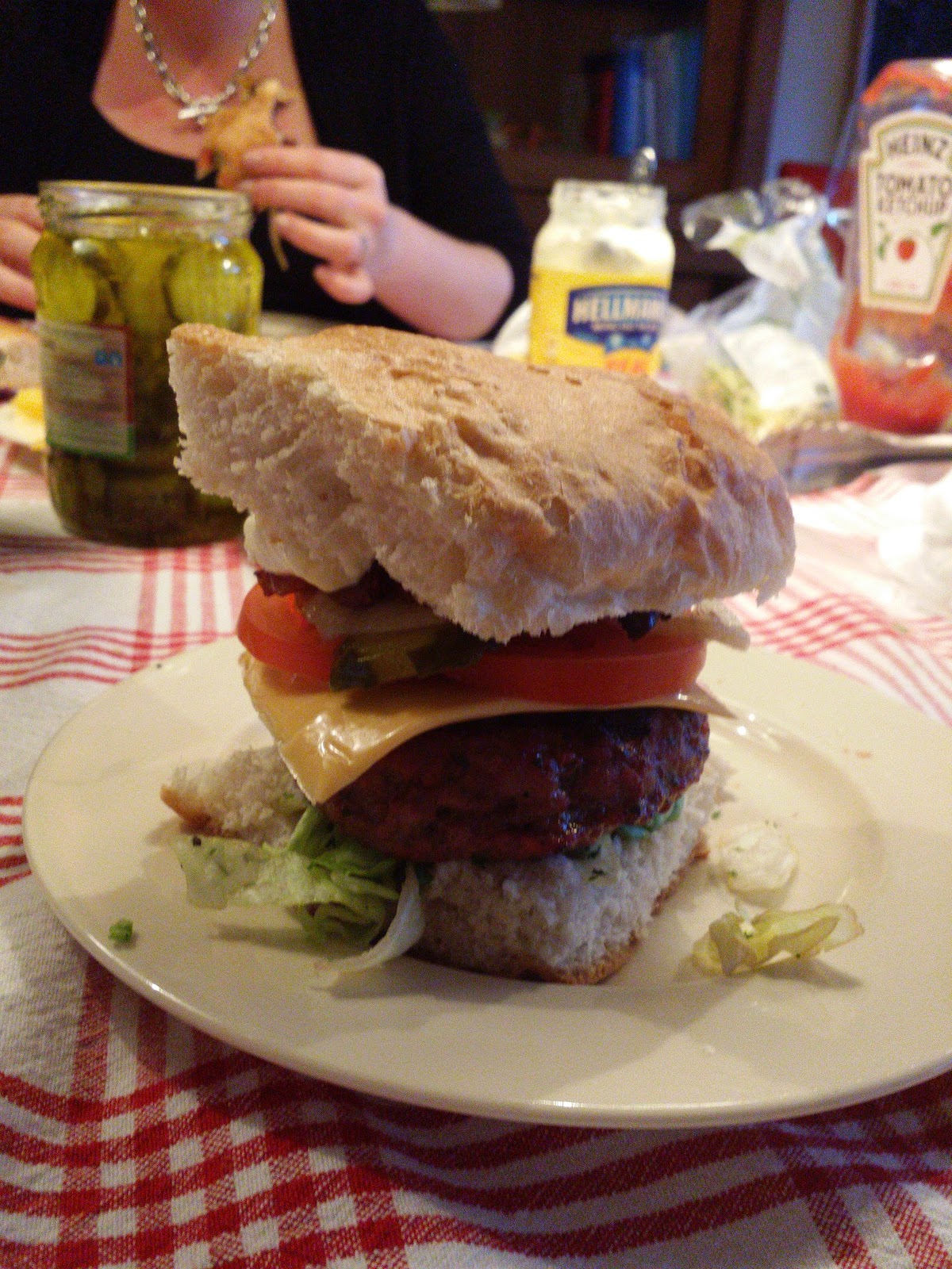 Lazy sunday BBQ&nbsp;burgers